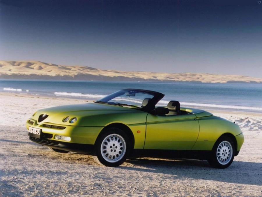  Alfa Romeo Spider (916S) 1998 года  (AU) (фото 2 из 2)